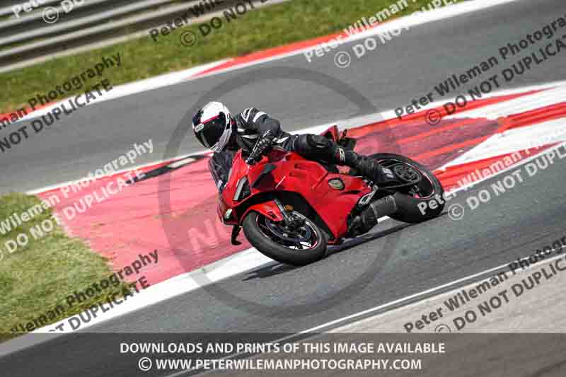 cadwell no limits trackday;cadwell park;cadwell park photographs;cadwell trackday photographs;enduro digital images;event digital images;eventdigitalimages;navarra;no limits trackdays;peter wileman photography;racing digital images;trackday digital images;trackday photos